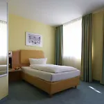 Szálloda Tribe 4*