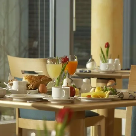 Hotel Tribe 4*