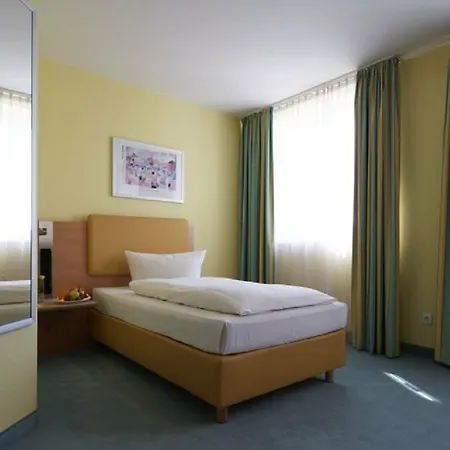 Hotel Intercityhotel 4*